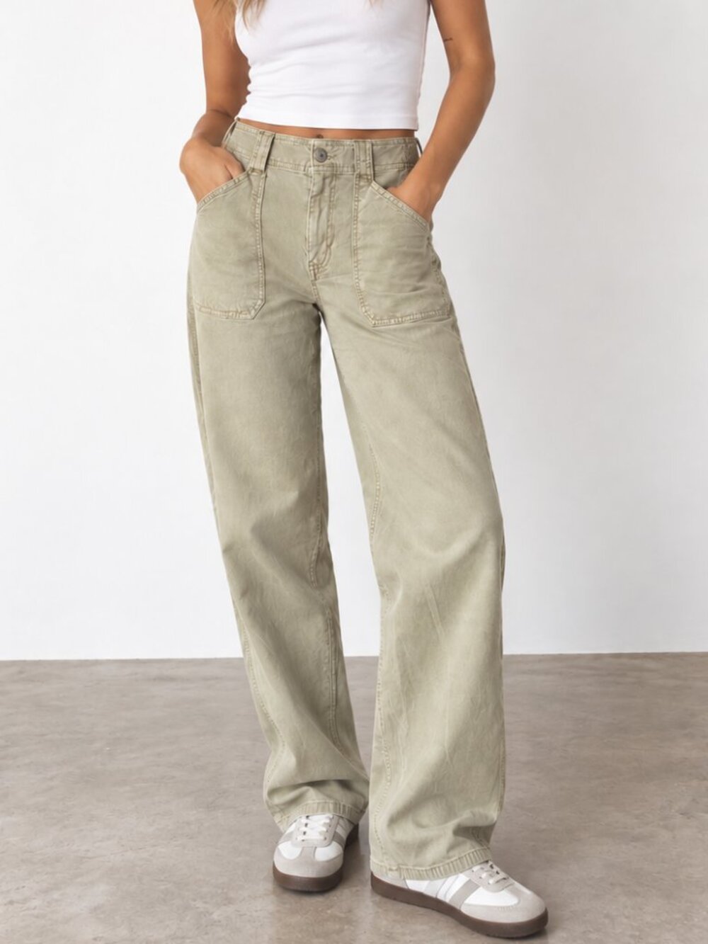 AMERICAN EAGLE Stretch Stovepipe High Waist Utility Pant Khaki 8 Regular EUC